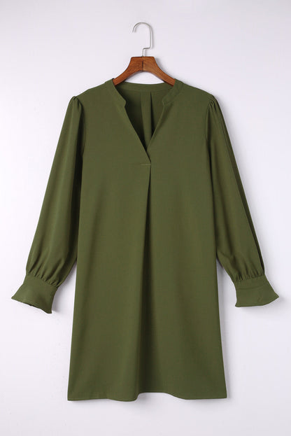 Chique groene V-hals shirtjurk met flirterige geplooide mouwen