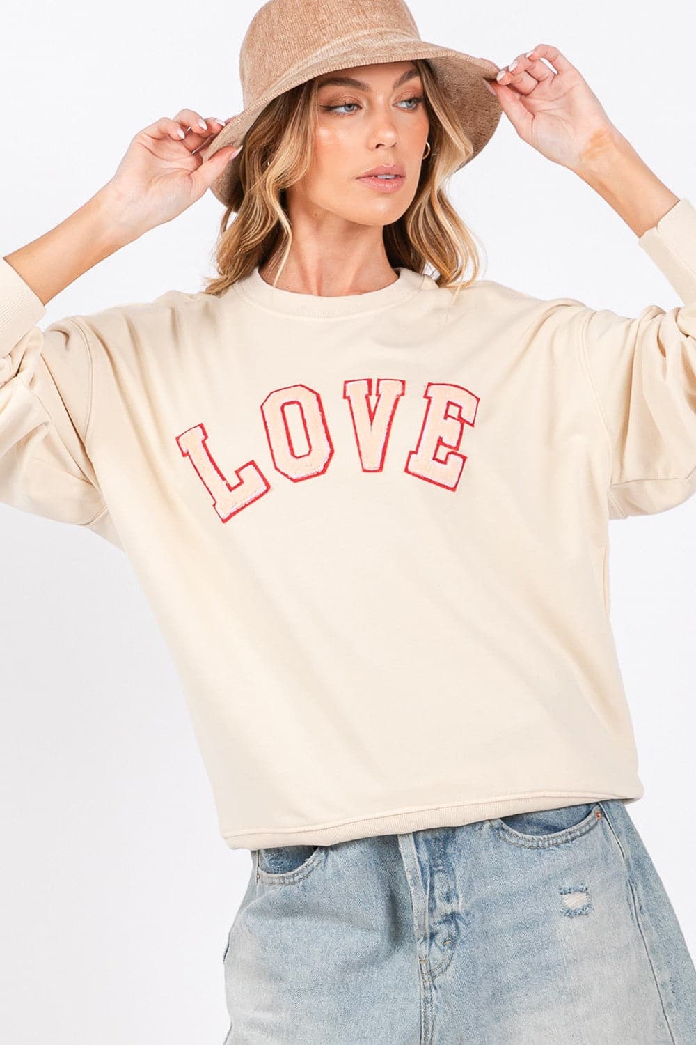 SAGE + FIG Enchanted Love Path Applicatie Oversized Sweatshirt