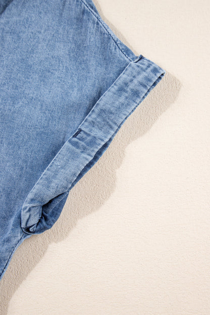 Chique hemelsblauwe acid wash V-hals gelaagde denimjurk voor moeiteloze stijl