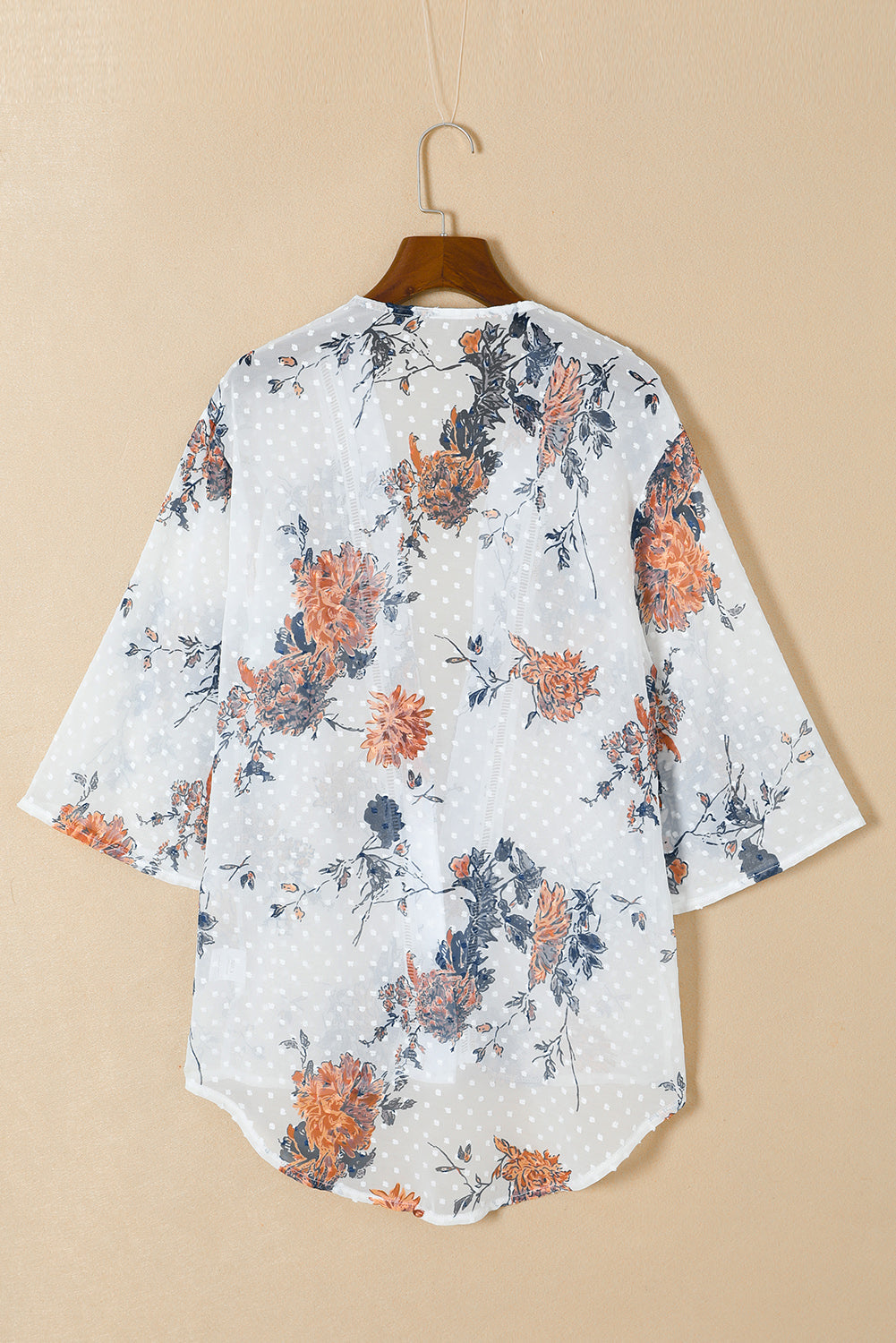 Witte kimono met bloemenprint en open voorkant en klokvormige mouwen