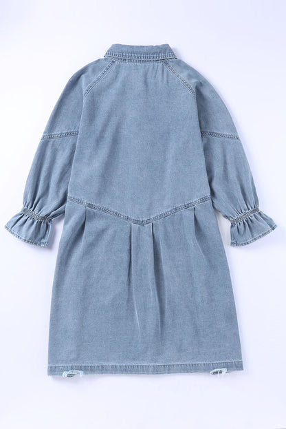 Chique hemelsblauwe denim mini-jurk met lange mouwen met knopen