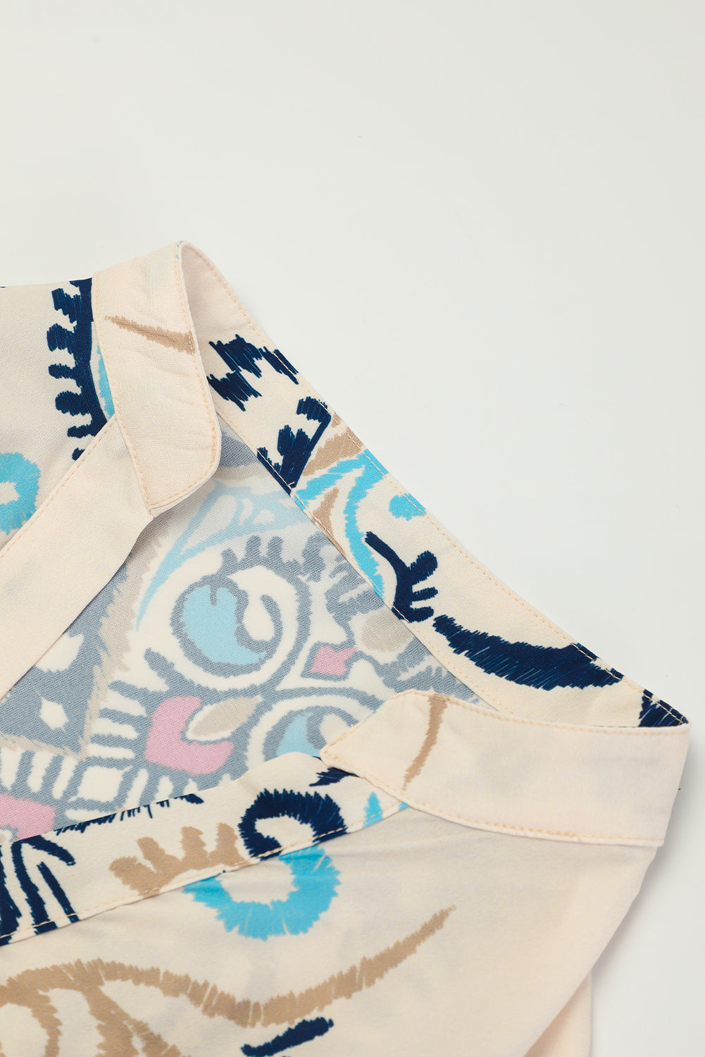 Chique witte tribal print mini-jurk met geknoopte mouwen