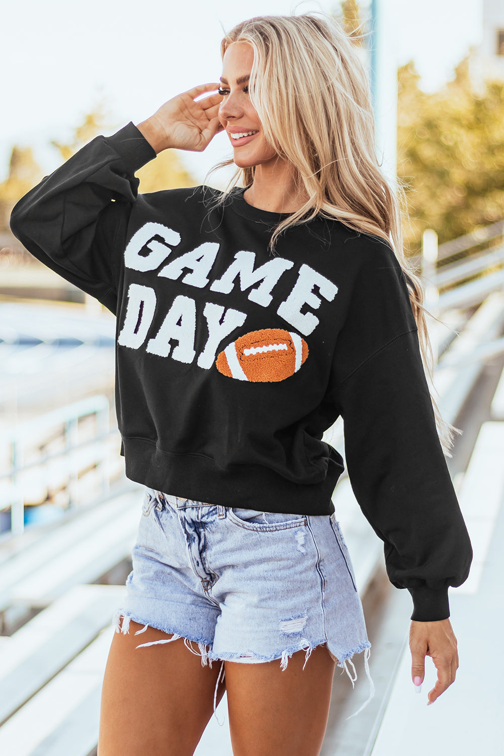 Stijlvolle zwarte Varsity Graphic Pullover Sweatshirt voor Game Day Adventures