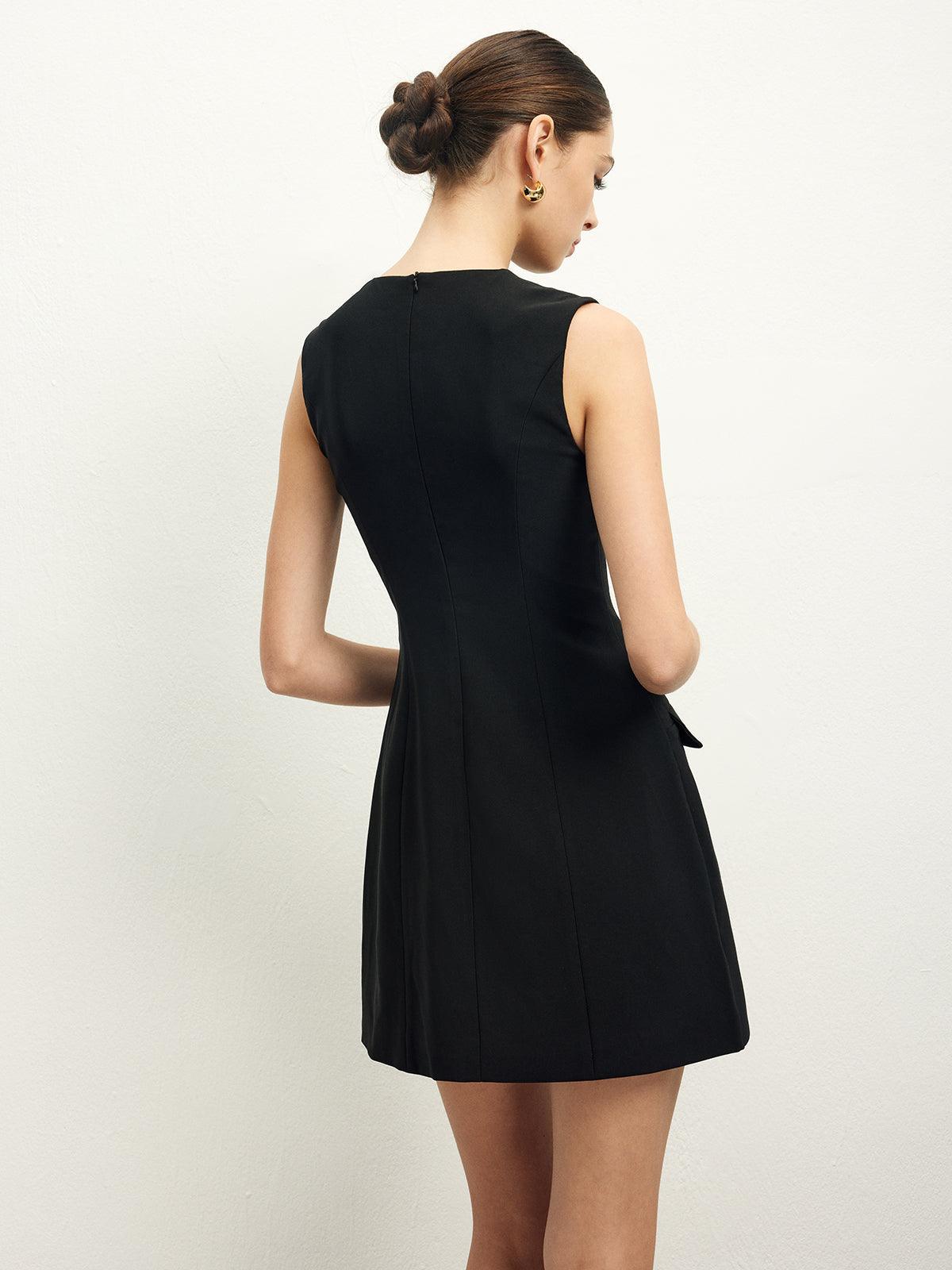 Asymmetrical Buttoned Mini Dress | Black | Evening Wear | Structured Crepe - ZyraLux Kleding en accessoires