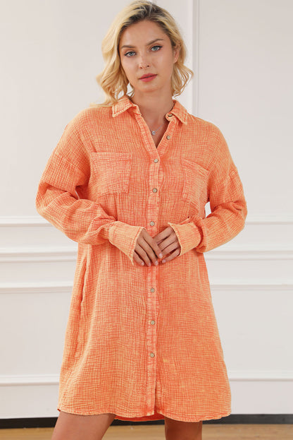 Chique oversized oranje gekreukelde overhemdjurk met twee borstzakken