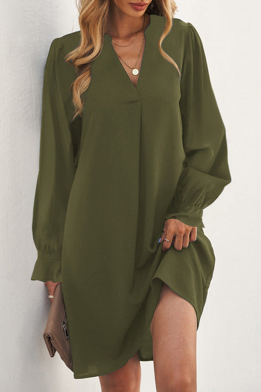 Chique groene V-hals shirtjurk met flirterige geplooide mouwen