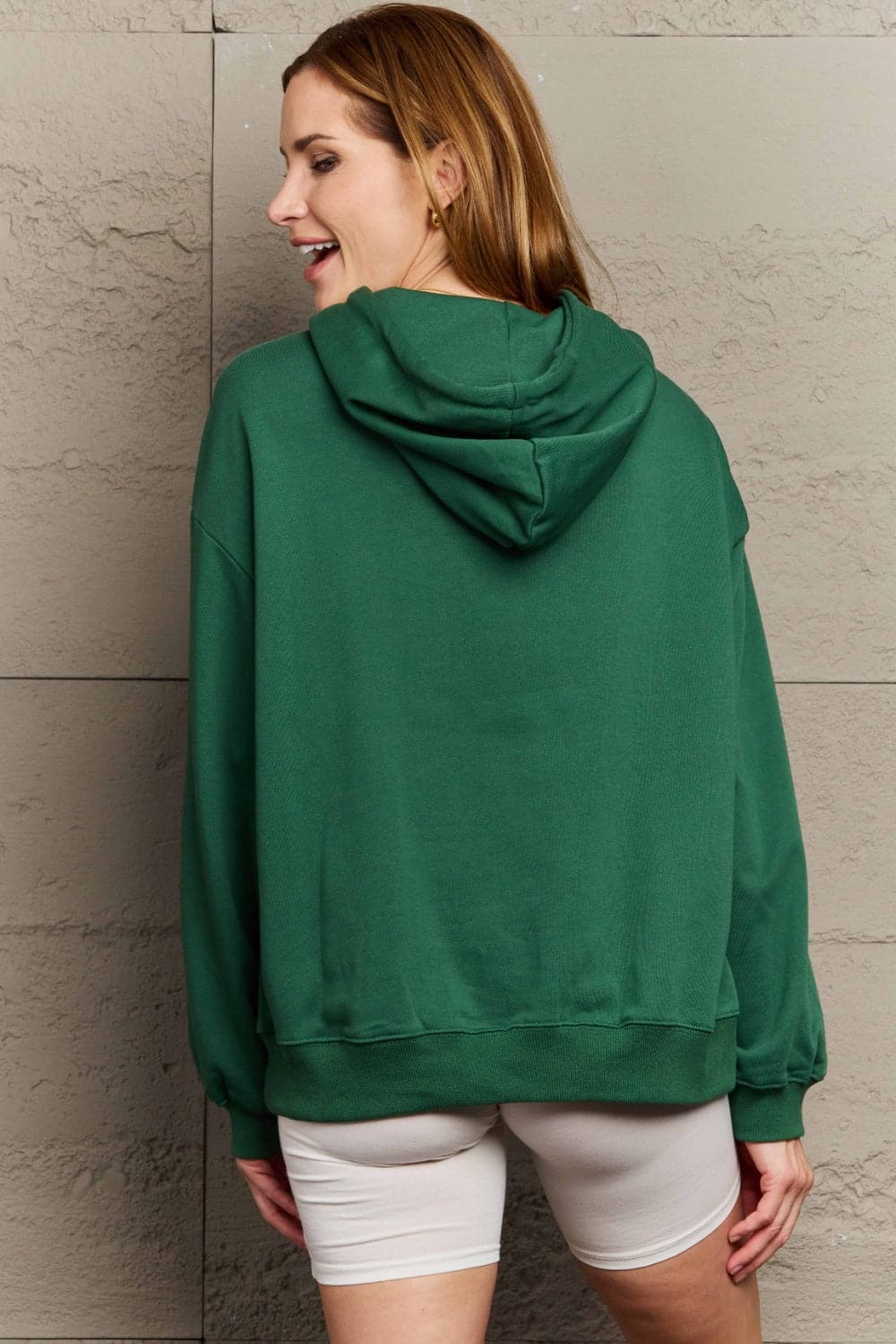 Gezellige oversized hoodie met verlaagde schouders in volledige maat