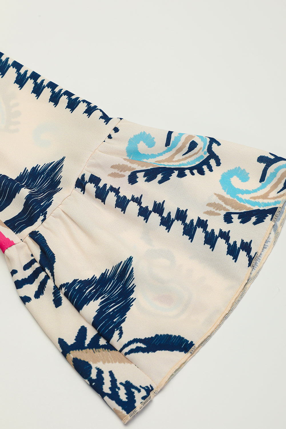 Chique witte tribal print mini-jurk met geknoopte mouwen