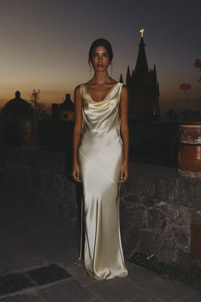 Eternal Grace Satin Dress | Beige | Evening | Satin - ZyraLux Kleding en accessoires