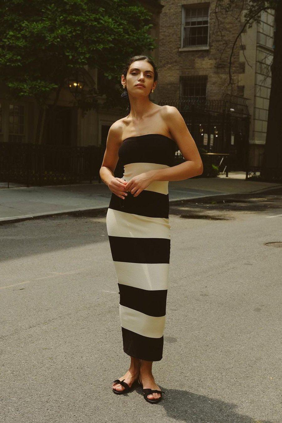 Sleek Striped Tube Dress | Black White | Casual | Cotton Blend - ZyraLux Kleding en accessoires