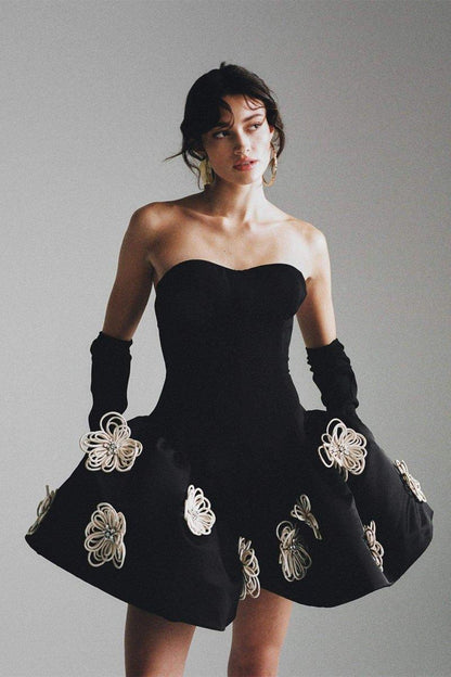 Leona Floral Applique Corset Dress | Black | Evening | Satin - ZyraLux Kleding en accessoires