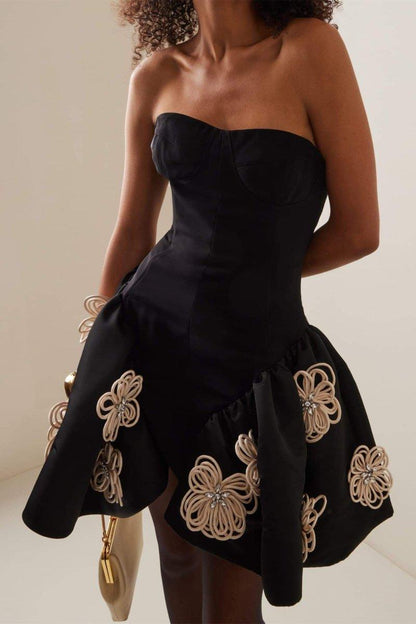 Leona Floral Applique Corset Dress | Black | Evening | Satin - ZyraLux Kleding en accessoires